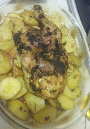 Une photo de Pomme de terre avec poulet mariné au goût barbecue