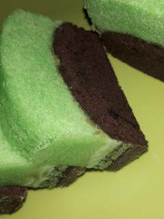 Foto resep Brownies Kukus Cokelat Pandan ala Am**da Endesss