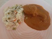 Una foto de pollo en salsa de pipian