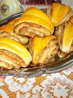 Fahéjas - diós kalácskák (Török Cörek) recept fotója