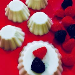 A picture of Vanilla milk jellies.