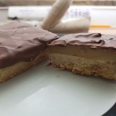 A picture of Billionaire's Shortbread.