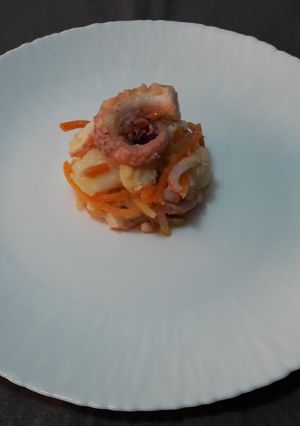 O poză a rețetei Salată cu caracatiță.