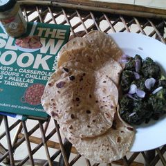 A picture of Mutton in spinach.