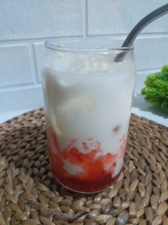 Foto resep Korean Strawberry Milk Simple