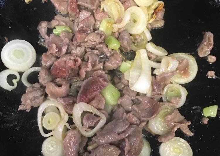 Burritos de carne y cebolla