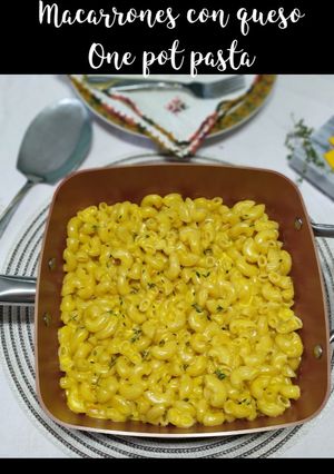 Una foto de Macarrones con queso/ one pot pasta