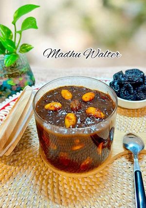 तीखी खट्टी मीठी आलूबुखारा चटनी (Spicy sweet and sour plum chutney) रेसिपी मुख्य फोटो