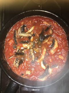 Una foto de Fideos secos con salsa muy fácil