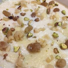 A picture of Rice mewa kheer.