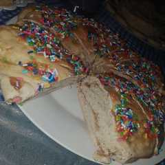 Una foto de "Rosca rellena de dulce"