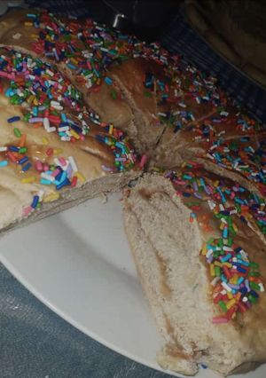 Una foto de "Rosca rellena de dulce"