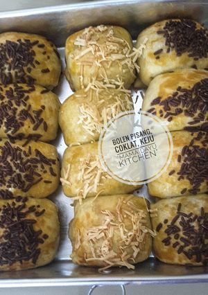 Foto resep Bolen pisang coklat keju 😍