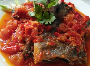 Foto resep Bawal goreng SAMBEL SEgaaaar...... 🍋🍋... ambil dari kolam