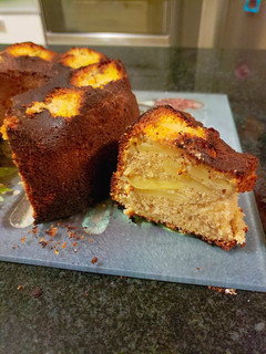 Una foto de Bundt cake integral de manzana