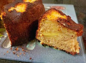 Una foto de Bundt cake integral de manzana