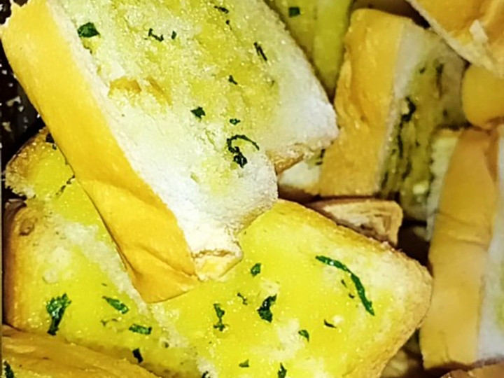 Langkah Mudah untuk Menyiapkan Garlic bread roti tawar yang Lezat