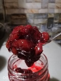 صورة لوصفة مربى العنب الأحمر