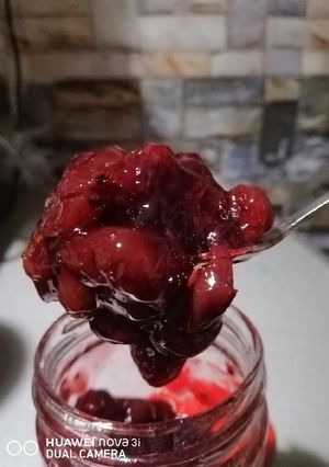 صورة لوصفة مربى العنب الأحمر