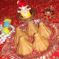 A picture of Peanut and Jaggery Modak.