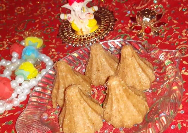 Recipe of Quick Peanut and Jaggery Modak