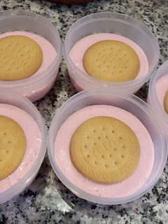 Una foto de Tarta de queso (individual) sabor sandía 🍉