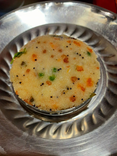 ரவை கிச்சடி(rava kichdi recipe in tamil) செய்முறை முக்கிய புகைப்படம்