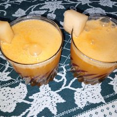 A picture of Cantaloupe Cocktail.