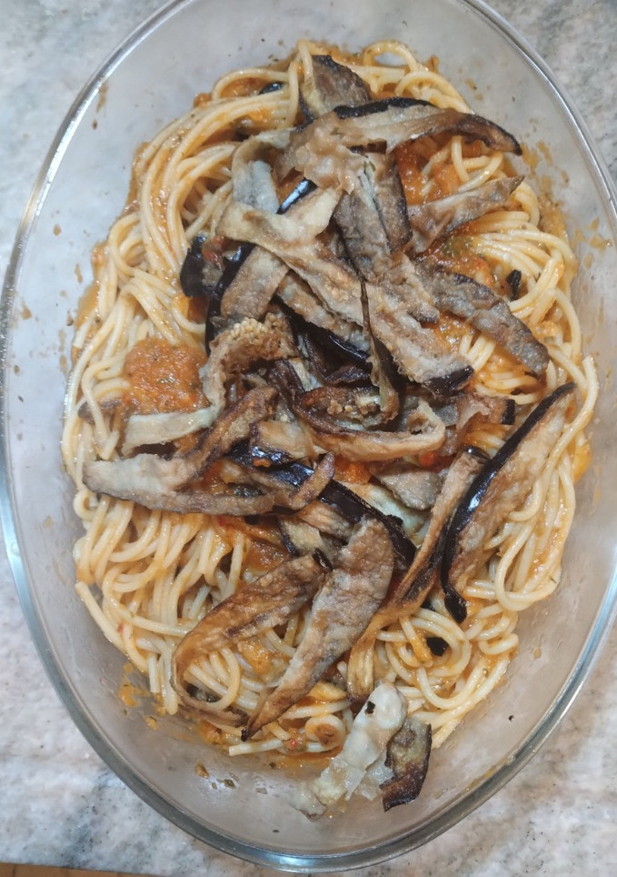 Una foto de Pasta alla nonna Catalina (su versión de pasta alla Norma)
