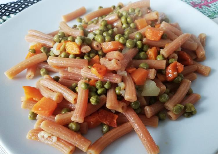 Pasta di lenticchie rosse Piselli, carote e patata