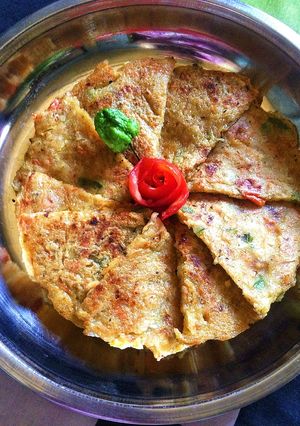 A picture of Sooji Veggie Pancake.