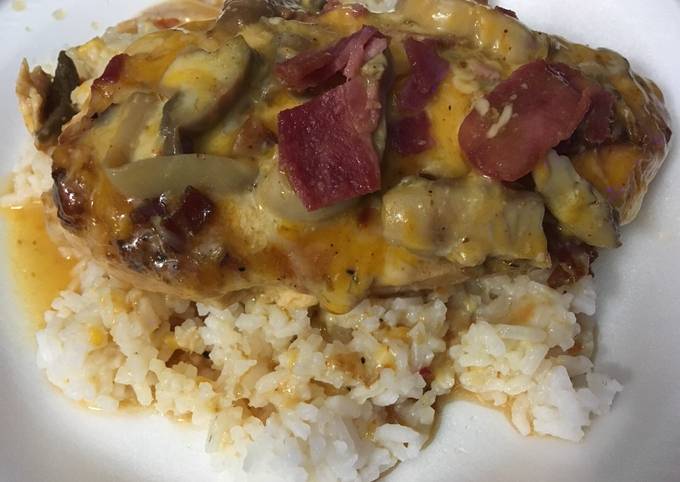 Crockpot Bacon 🥓 &amp; Mushroom 🍄 Chicken 🐔