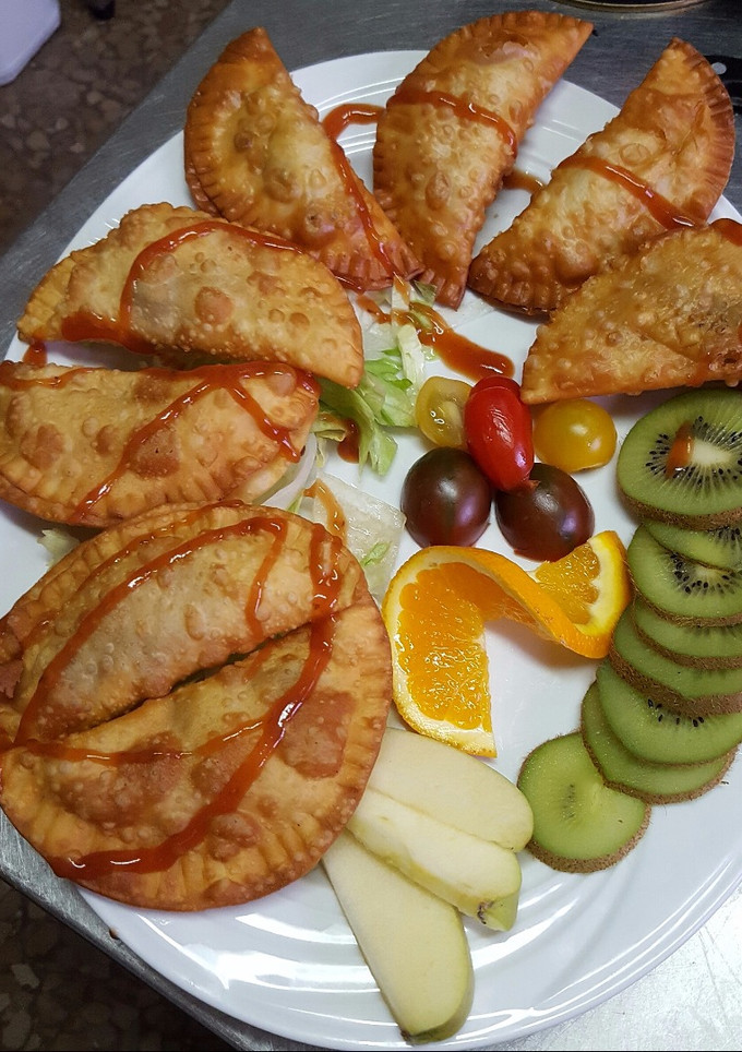 Una foto de Empanadillas morcilla y queso roquefort