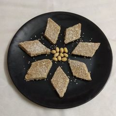 A picture of Til peanut sukhdi.
