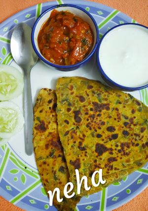 A picture of Methi Parathe.