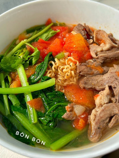 Hình của món Mì Tim Cật Chua Cay.