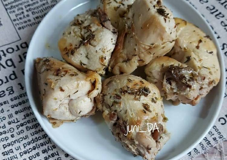 Langkah Mudah untuk Menyiapkan 22.2~ Ayam Rebus Bawang Putih Anti Gagal