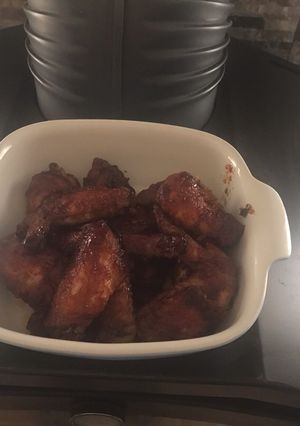 Una foto de Alitas de pollo con salsa barbacoa