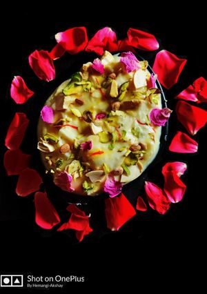A picture of Kesar elaichi shrikhand.