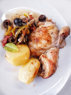 Una foto de Pollo a la mediterránea al horno