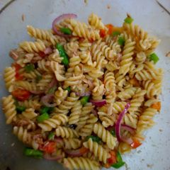 A picture of Macoroni with sardines.