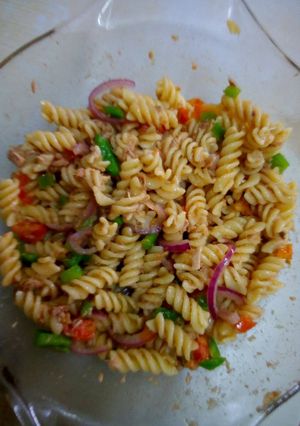 A picture of Macoroni with sardines.