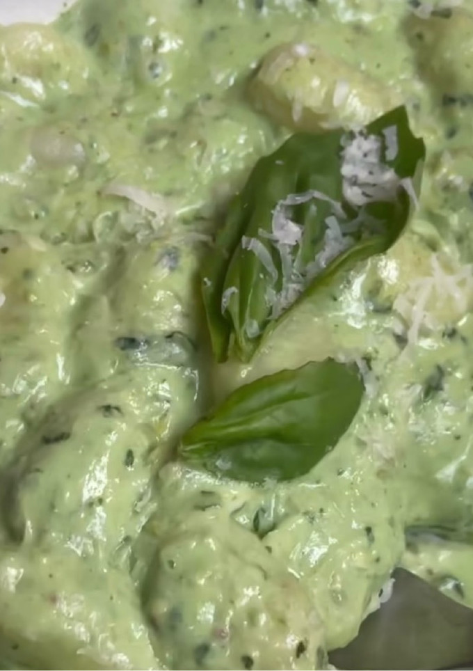 Una foto de Ñoquis con pesto