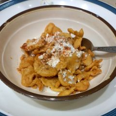 A picture of Dahi phulkiaan, snack time.