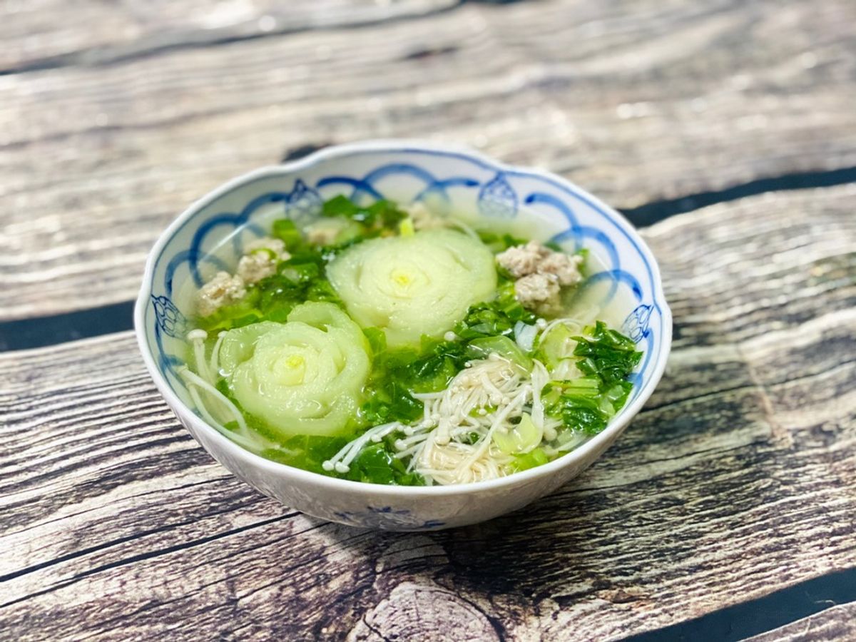 Canh Cải Thìa Nấu Nấm Thịt