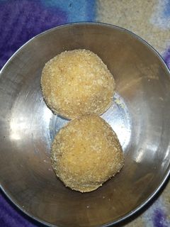 बेसन के लड्डू (besan ke ladoo recipe in Hindi) रेसिपी मुख्य फोटो