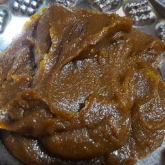A picture of Besan pudding (halwa).
