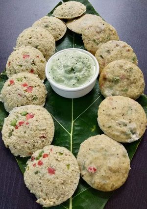 वेजिटेबल इडली (vegetable idli recipe in Hindi) रेसिपी मुख्य फोटो