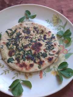 કુલચા રોટી (Kulcha Roti Recipe In Gujarati) રેસીપી મુખ્ય ફોટો