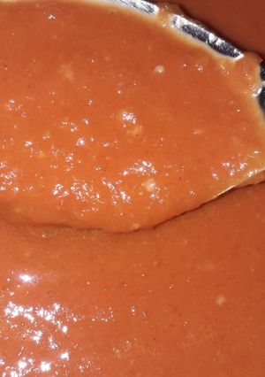 A picture of Pizza Tomato sauce.